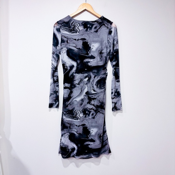 REITMANS Grey and brown marbled fitted mesh dress - Picture 3 of 11